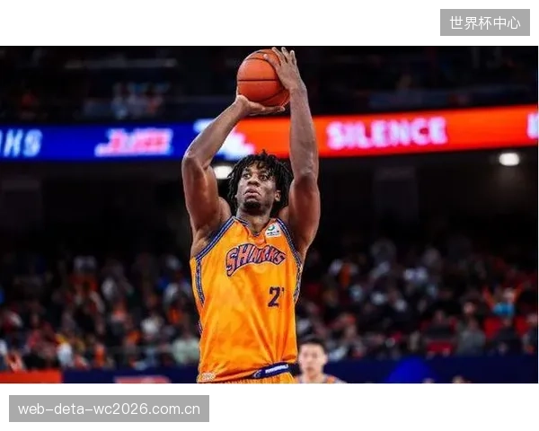 怀特塞德成CBA首位外籍最佳防守球员，构筑上海内线防守禁飞区。